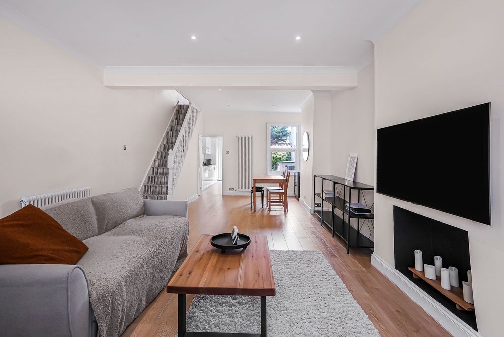 Property photo 2 of 21