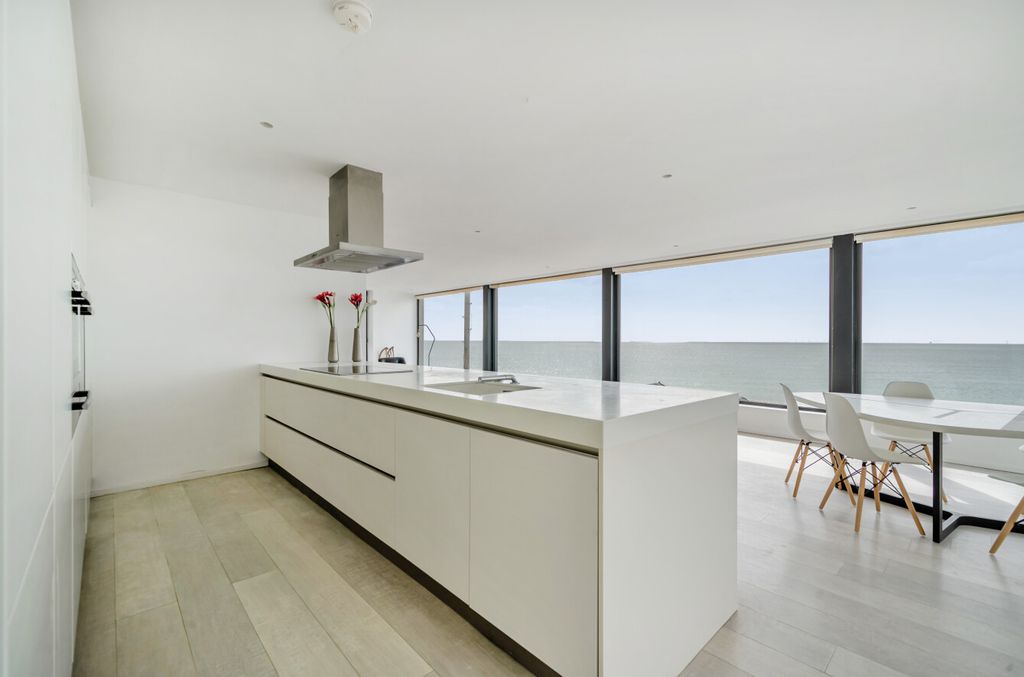 Property photo 3 of 18 1455871-11-69Fa15...