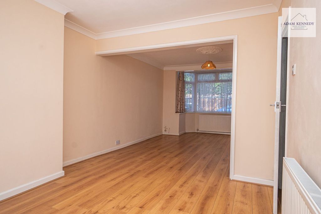 Property photo 3 of 31
