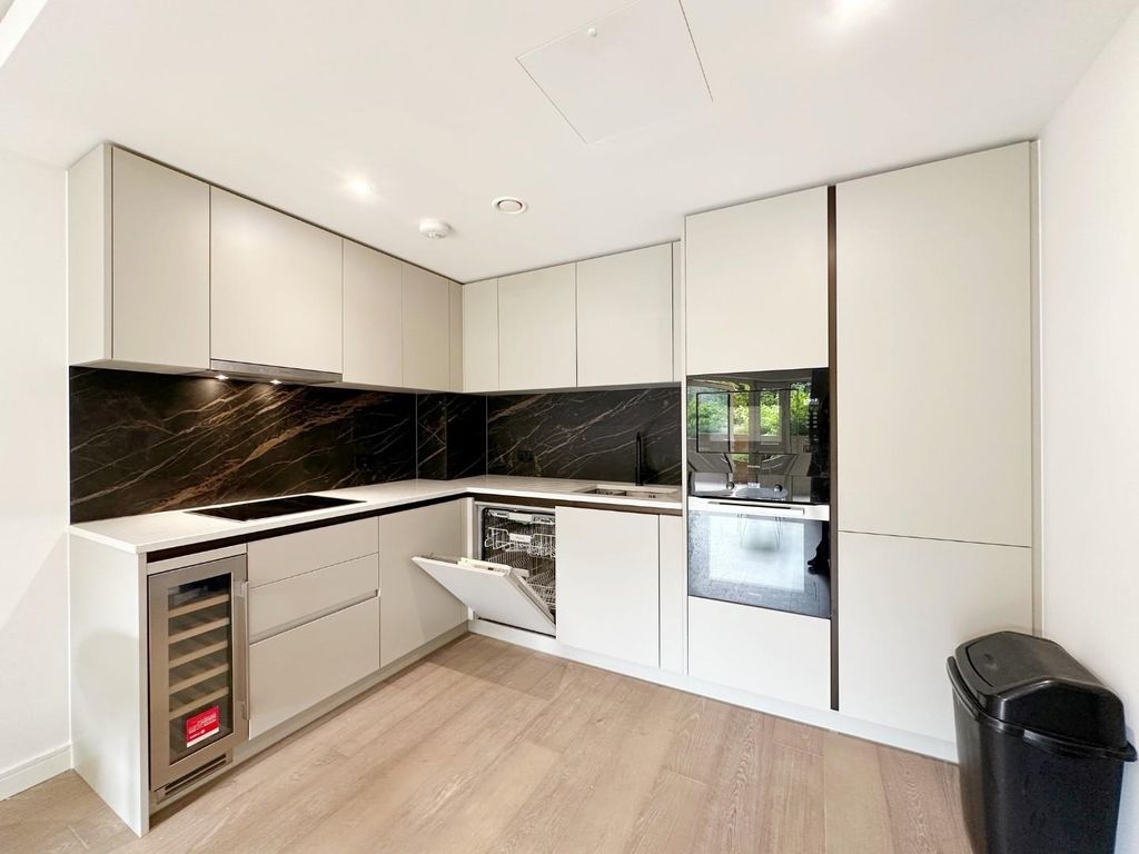 Property photo 3 of 9 Parr's Way Kitchen.Jpg