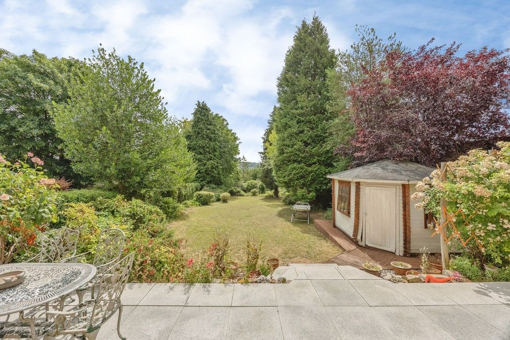 Property photo 2 of 20