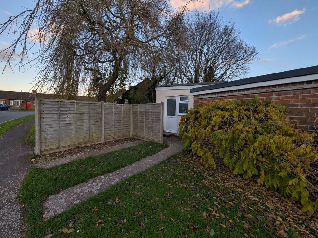 Property photo 1 of 7 Photo 8