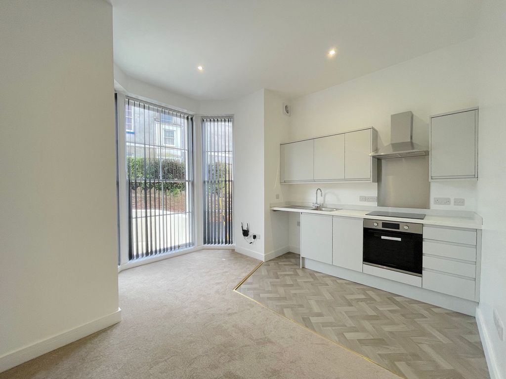 Property photo 2 of 6