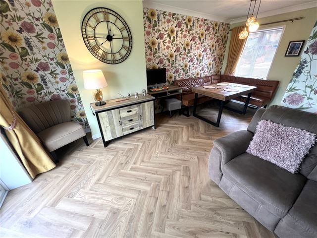 Property photo 2 of 21 Lounge/Diner