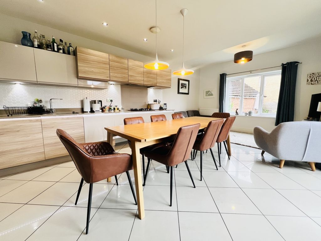 Property photo 3 of 18 Img_3657