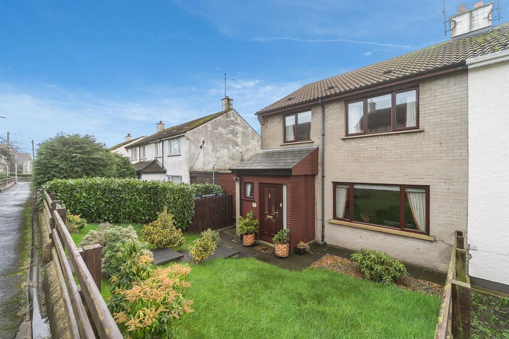 Property photo 1 of 26 16 Church Hill Gardens 26.Jpg