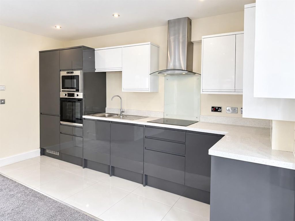 Property photo 3 of 9 Kitchen / Living / Dining Room