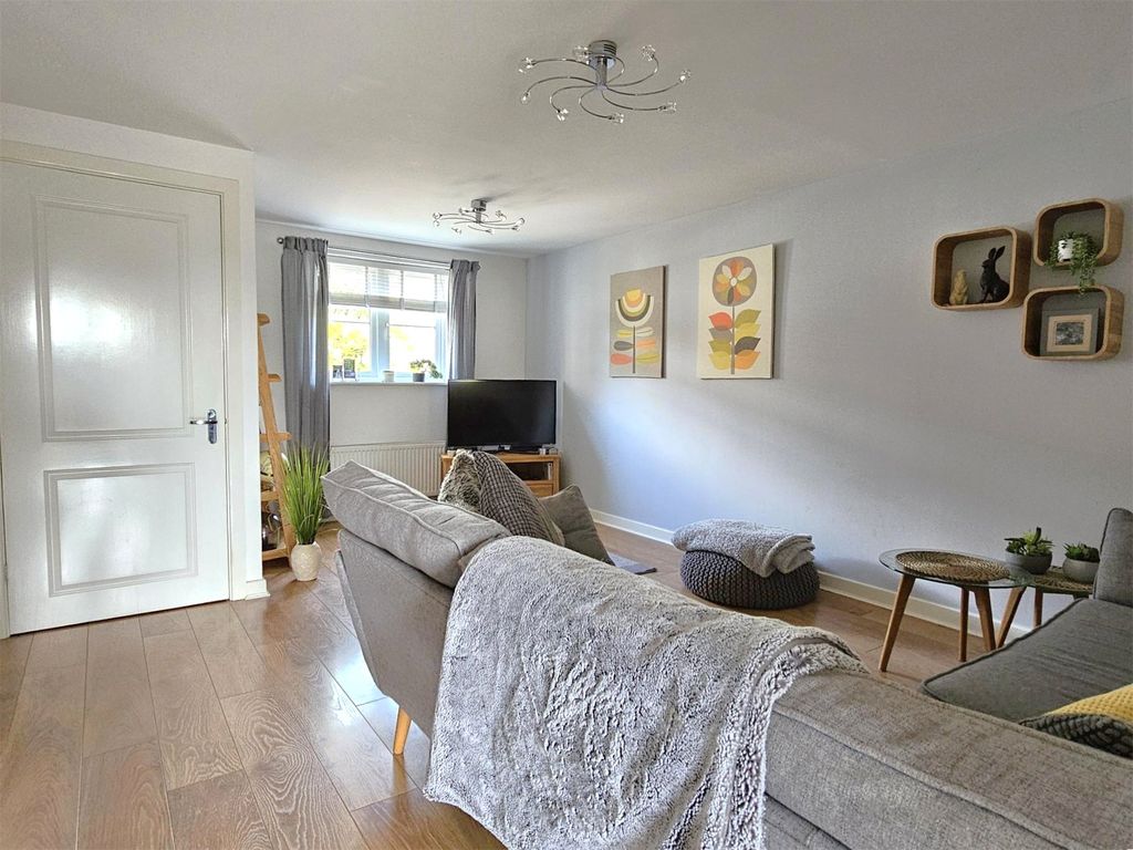 Property photo 3 of 24 Living Room