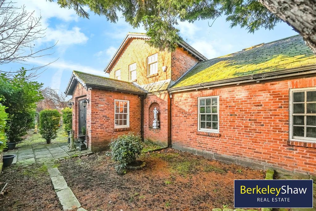 Property photo 1 of 39