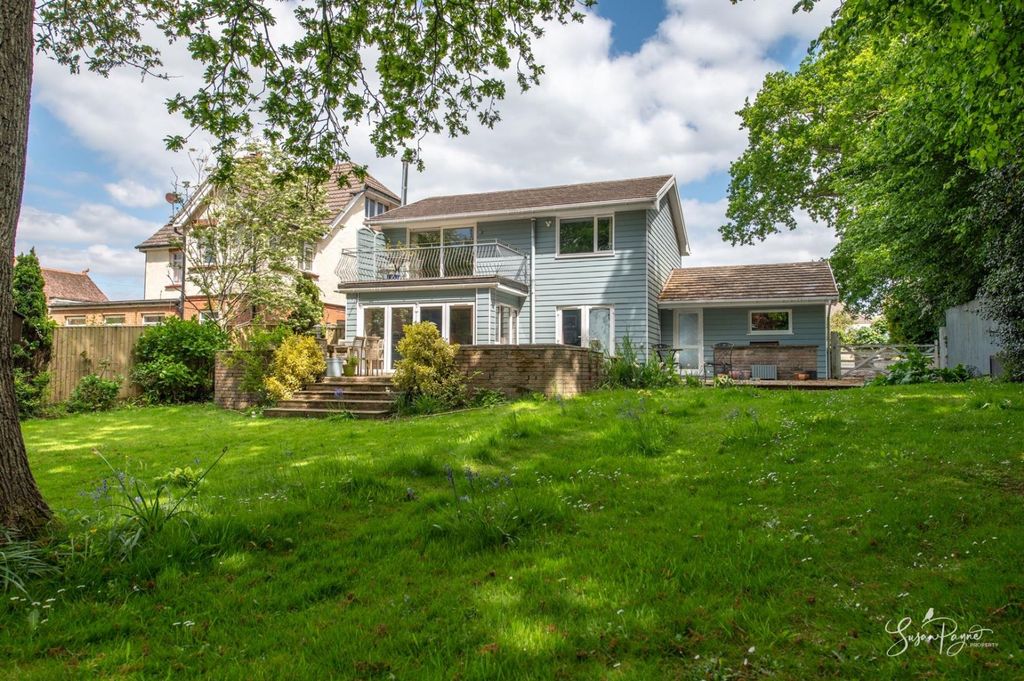 Property photo 2 of 41