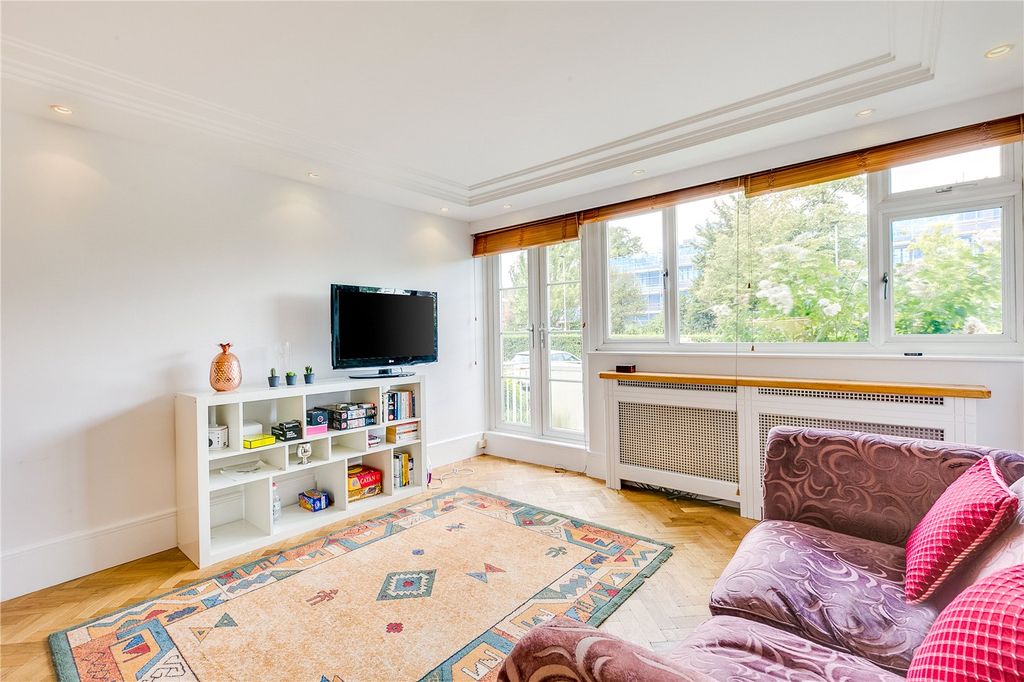 Property photo 3 of 10