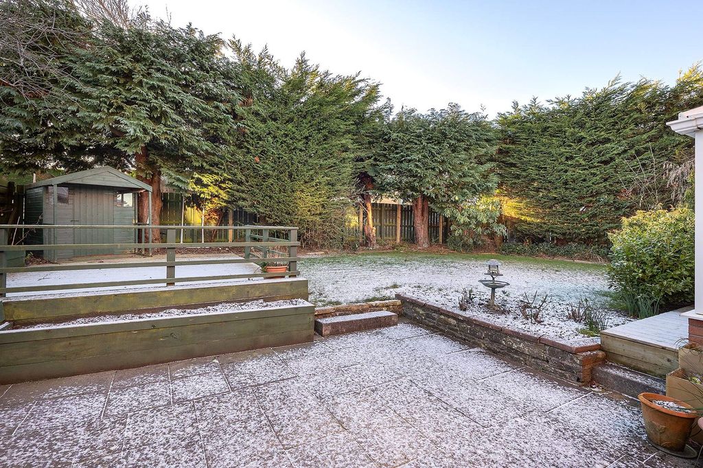 Property photo 3 of 27 Garden