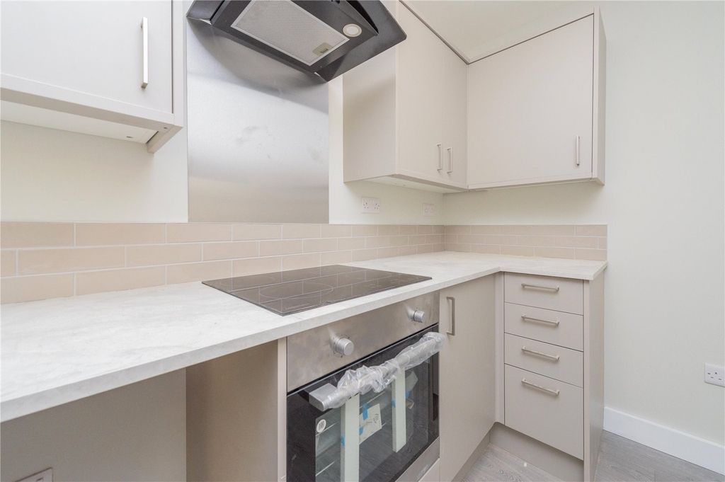 Property photo 2 of 33 Picture No. 02