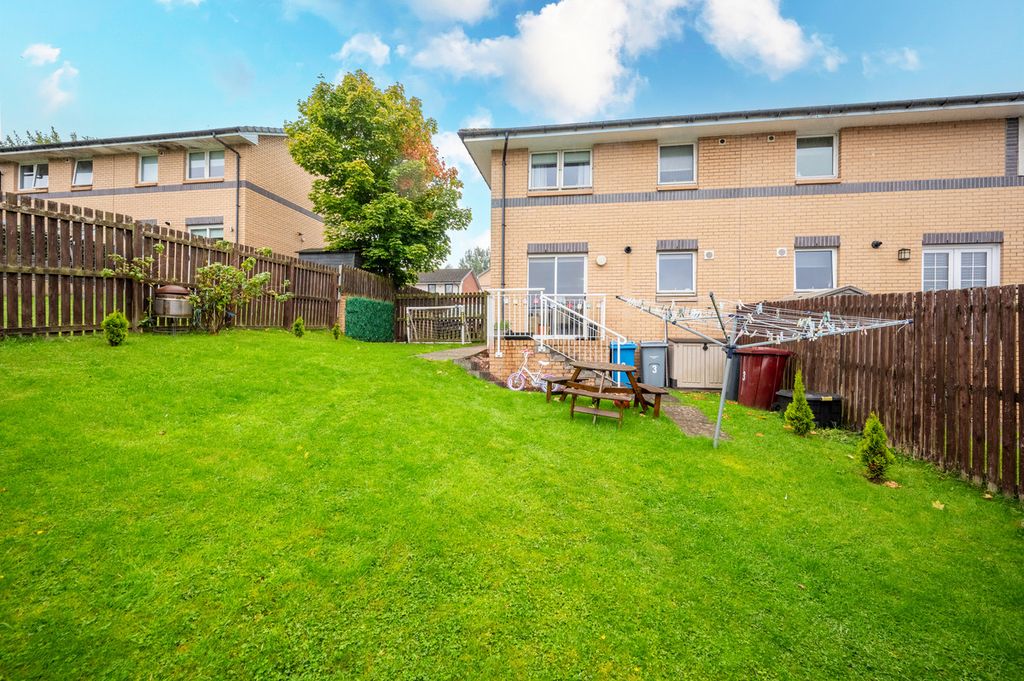 Property photo 2 of 26