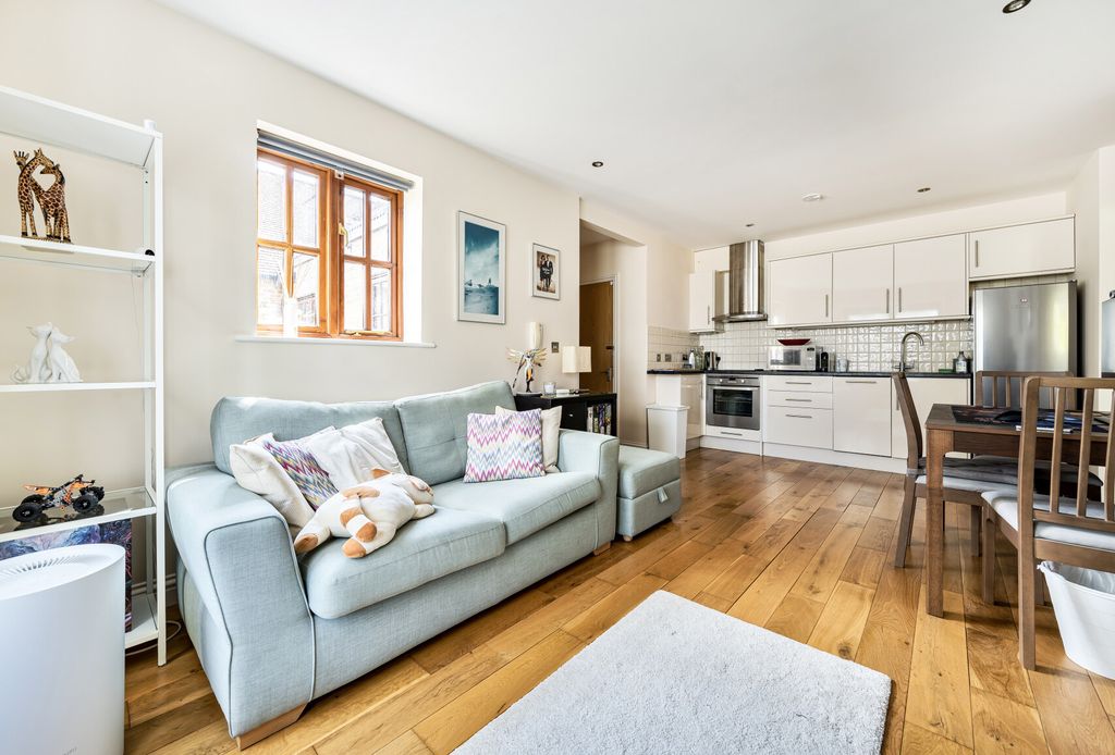 Property photo 3 of 11 1327346-11-6877d5...