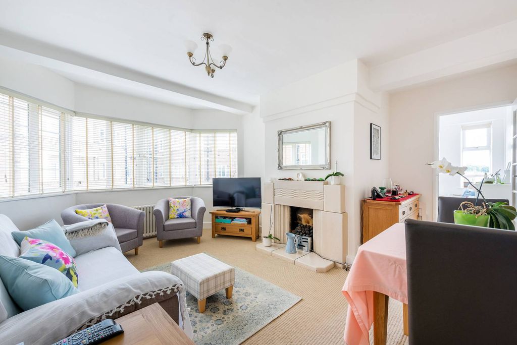 Property photo 2 of 7