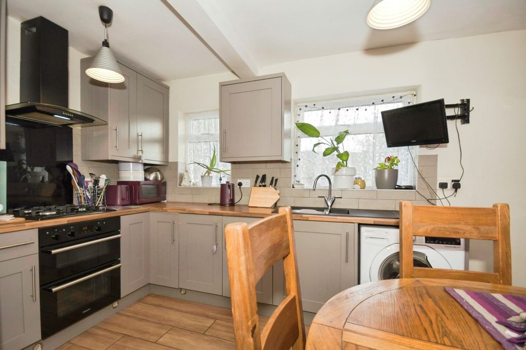 Property photo 3 of 16 Photo