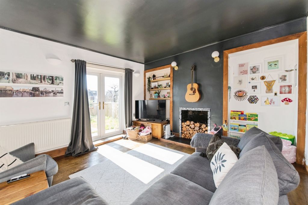 Property photo 2 of 16