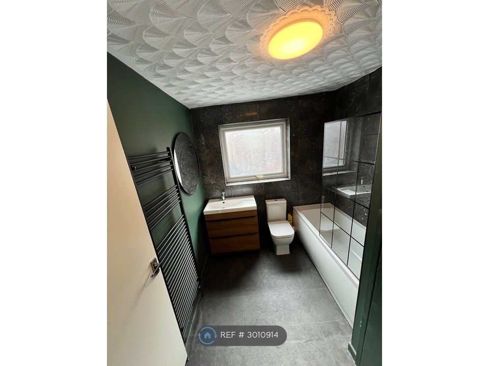 Property photo 1 of 12 Main Bathroom