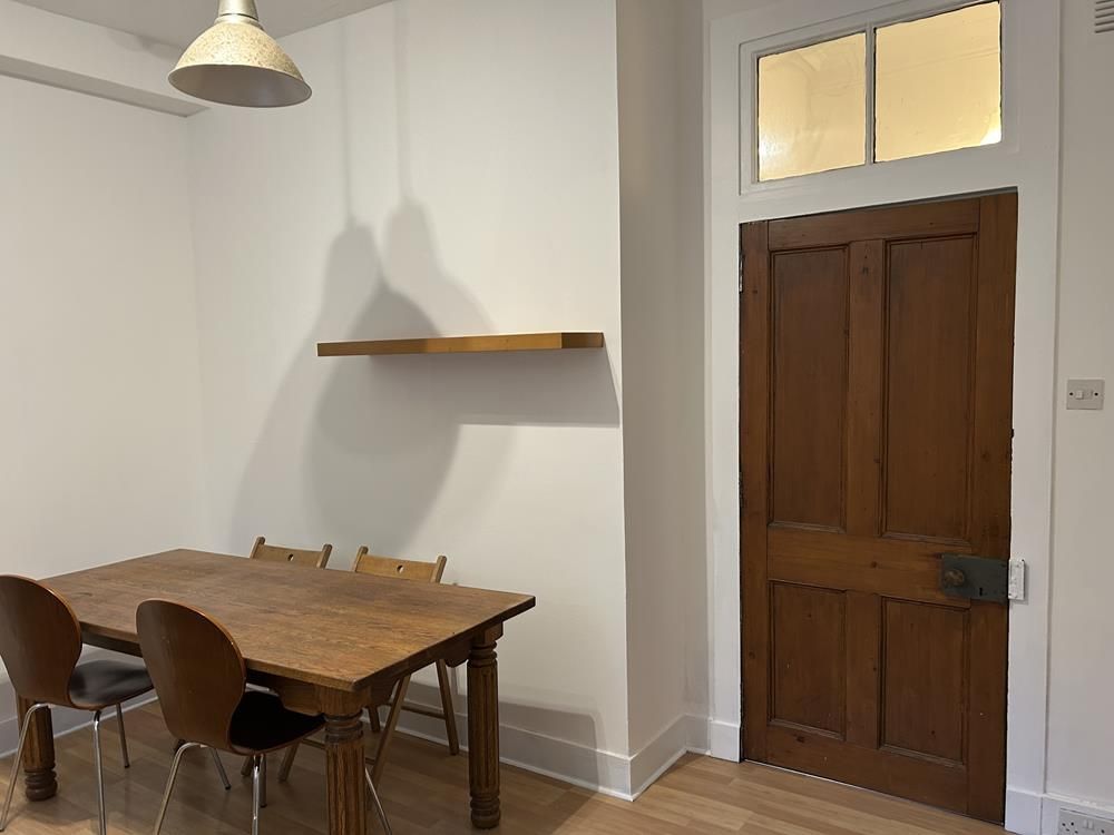 Property photo 2 of 6 Kitchen