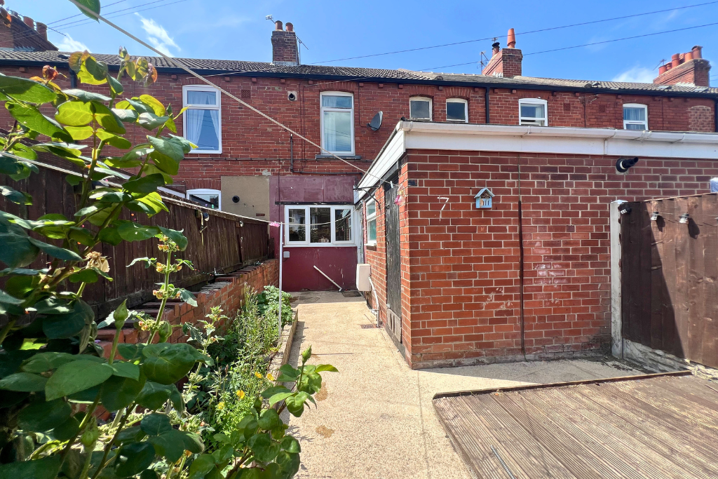 Property photo 1 of 8