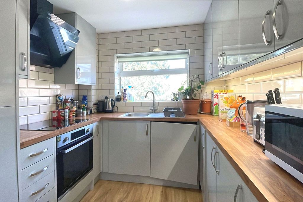 Property photo 3 of 7 Picture No. 15