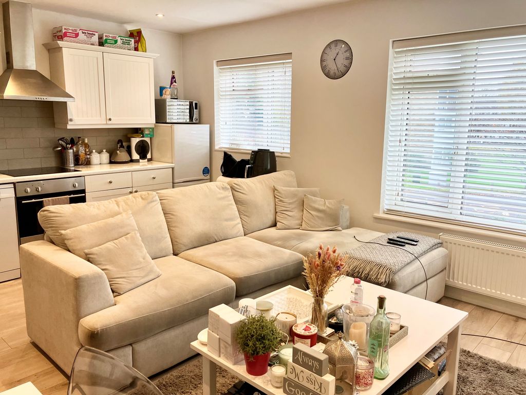 Property photo 2 of 11