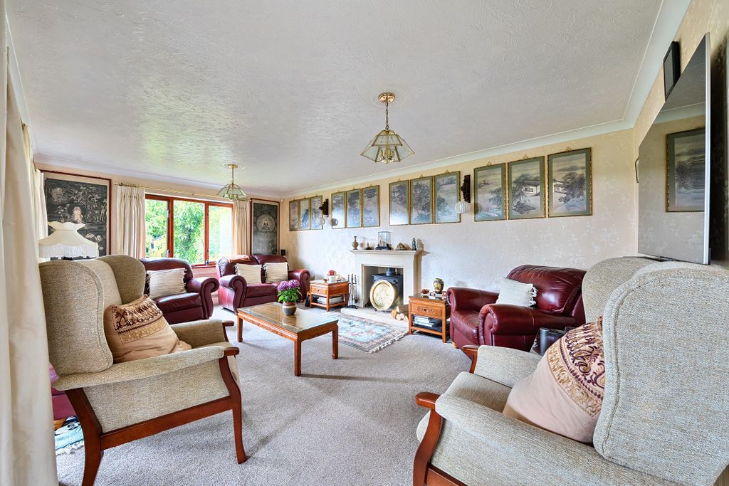 Property photo 2 of 11