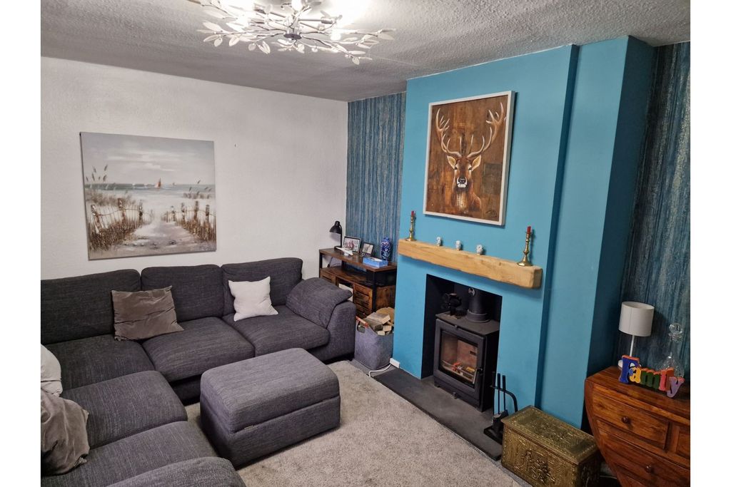 Property photo 2 of 17 Lounge