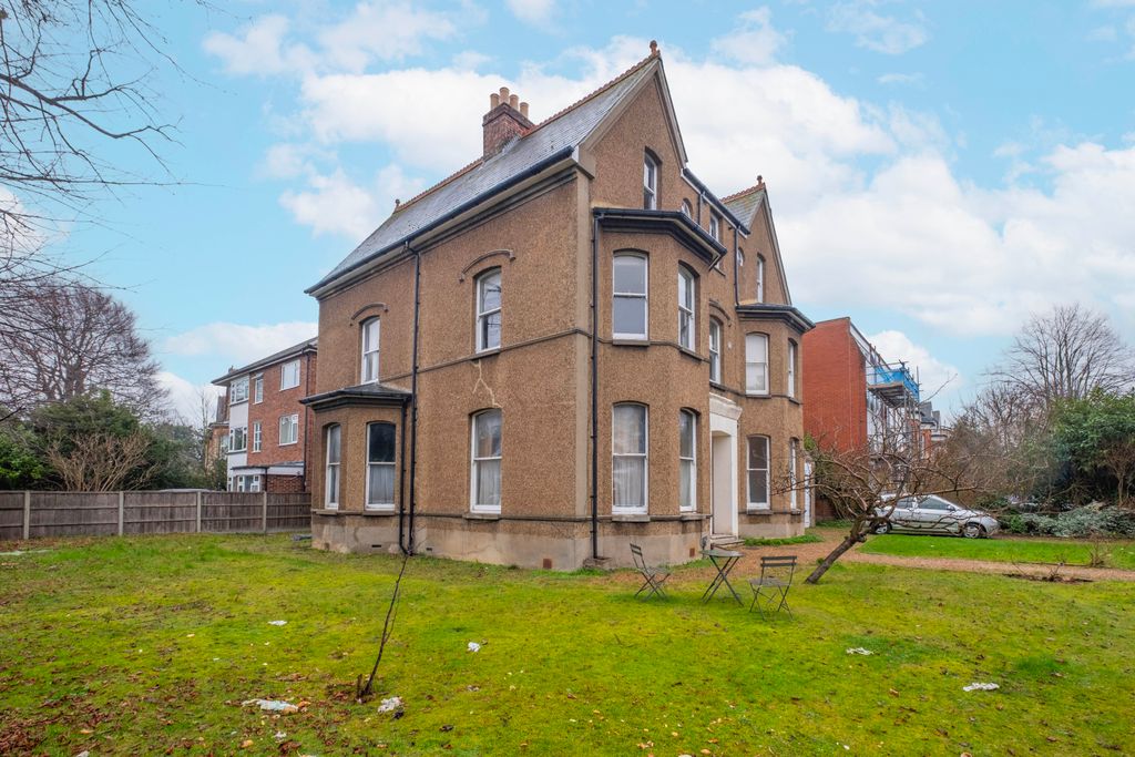 Property photo 2 of 9