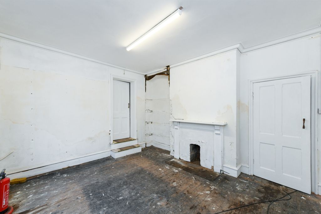 Property photo 3 of 12 Photo 24