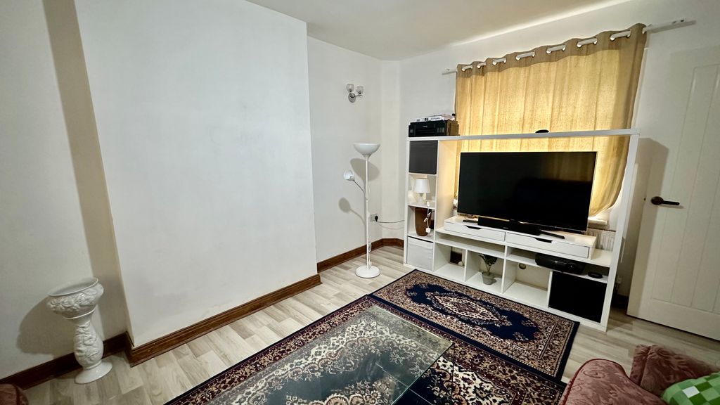Property photo 3 of 10 Img_6831