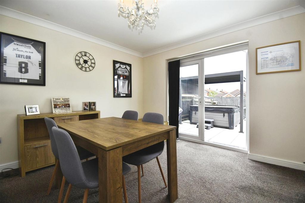 Property photo 3 of 28 Dining Room