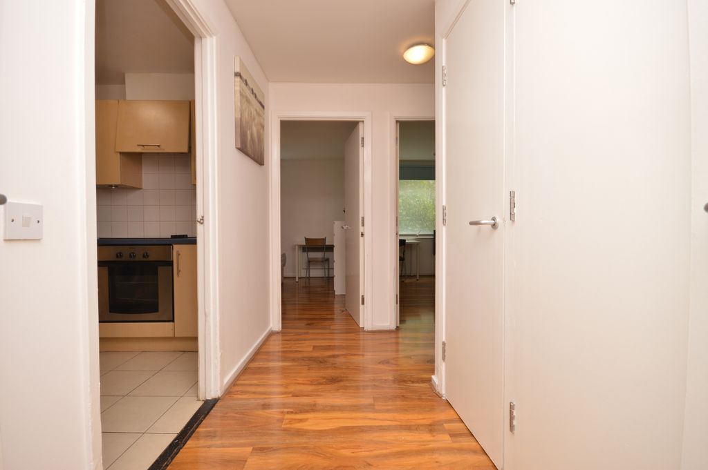 Property photo 3 of 6 Gallery