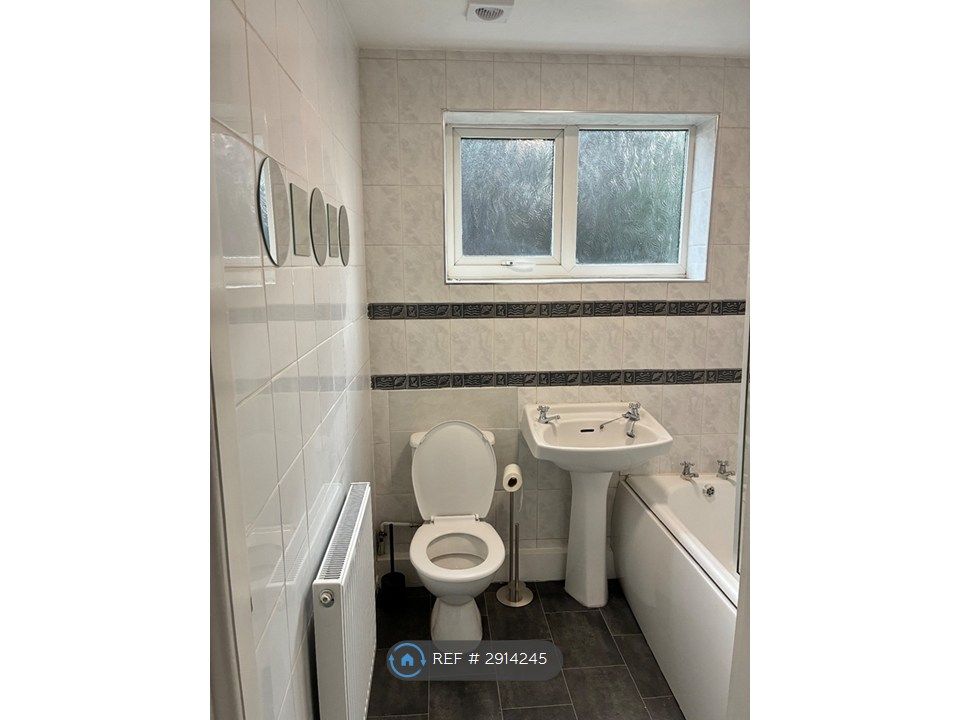 Property photo 3 of 6 Bathroom