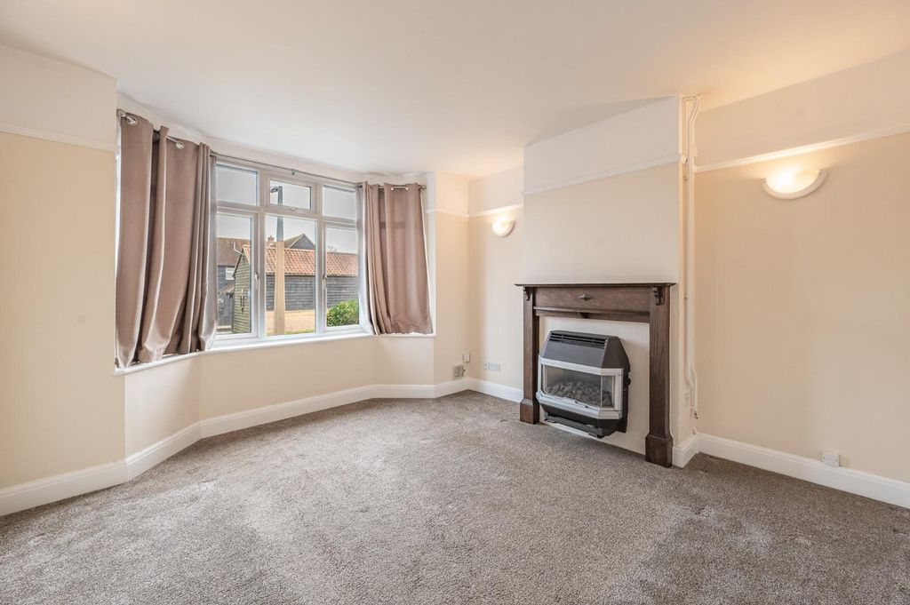 Property photo 2 of 19 Living Room