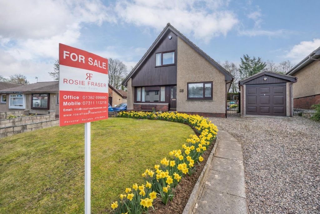 Property photo 2 of 24 8 Inchcolm Drive Bf-24.Jpg