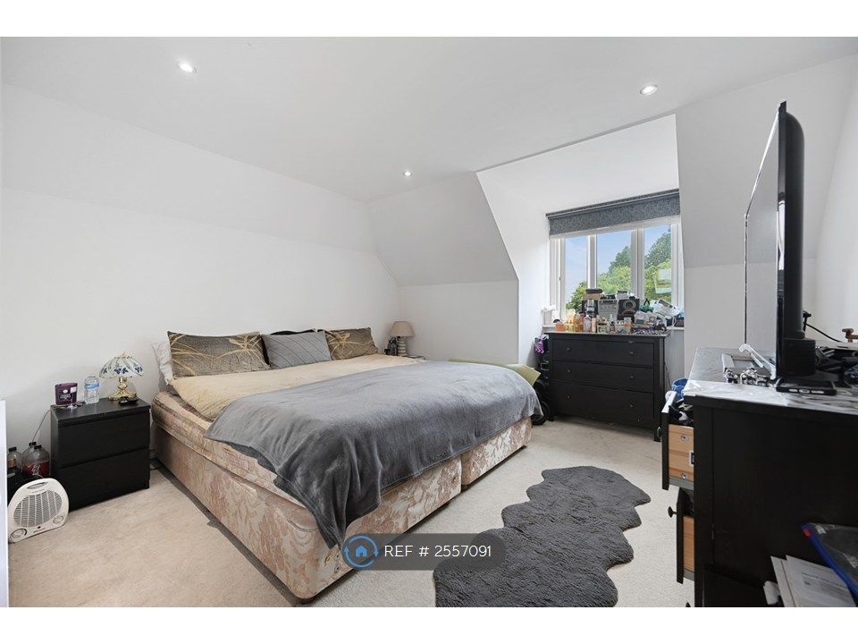Property photo 2 of 16 Masterbedroom Suite