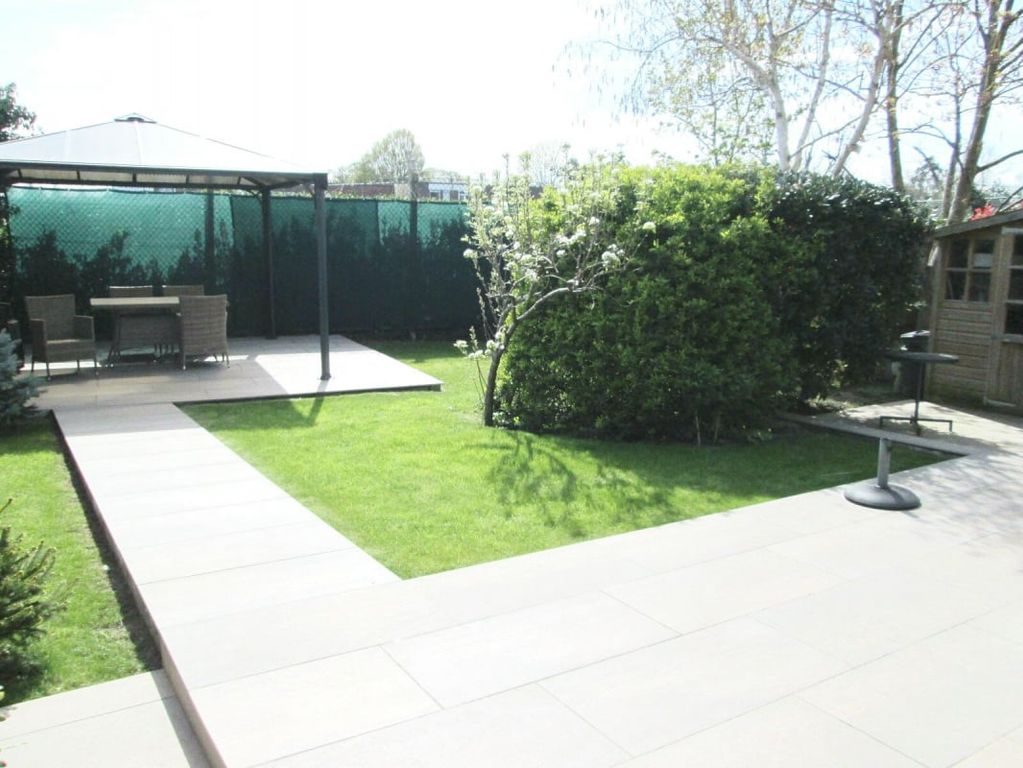 Property photo 3 of 12
