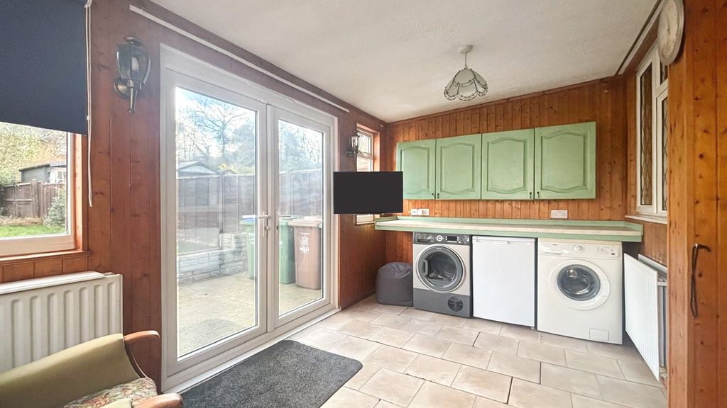 Property photo 3 of 13 Kitchen