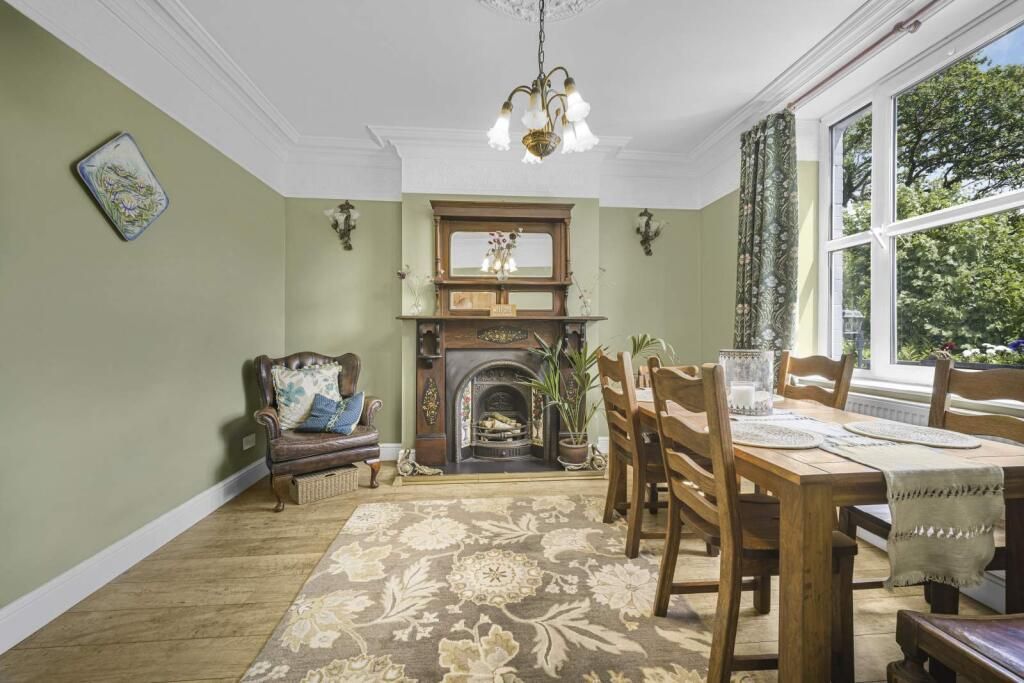 Property photo 3 of 35