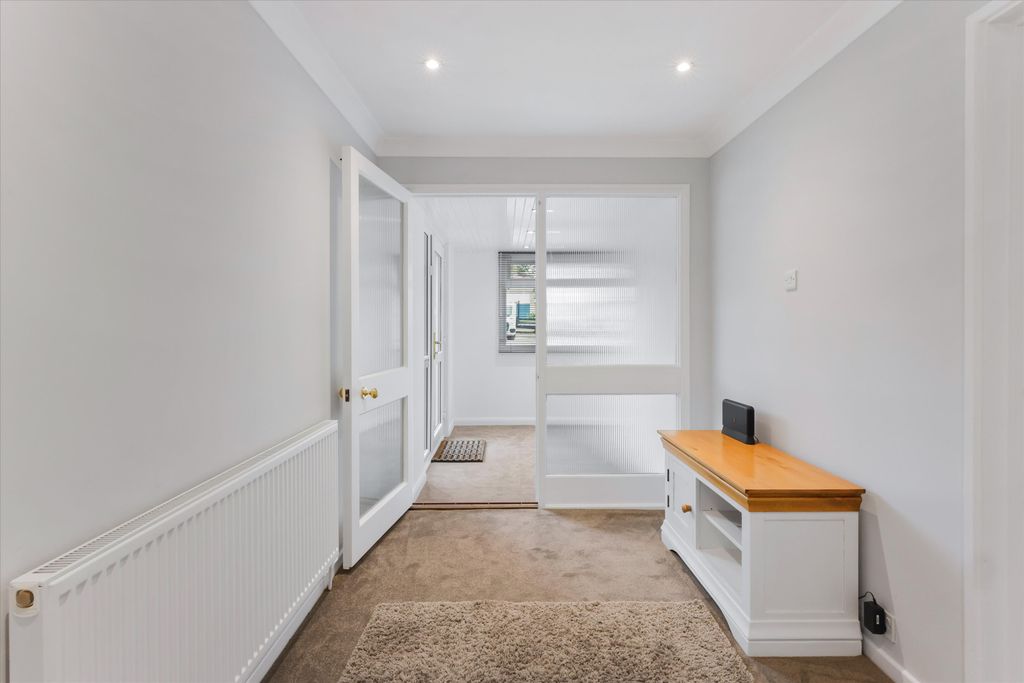 Property photo 2 of 17 Image