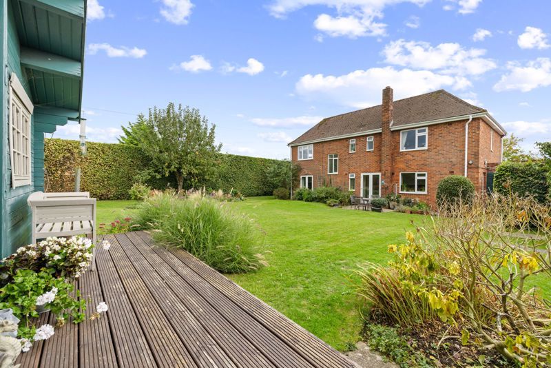 Property photo 1 of 16 Photo 14