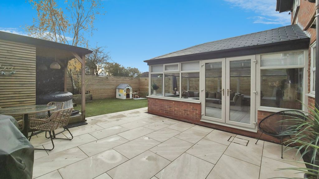 Property photo 2 of 31 Ece647dc-Img-20251105-Wa0008