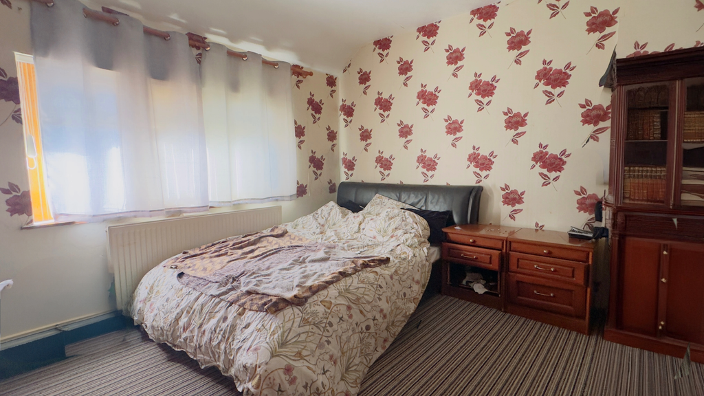 Property photo 1 of 2