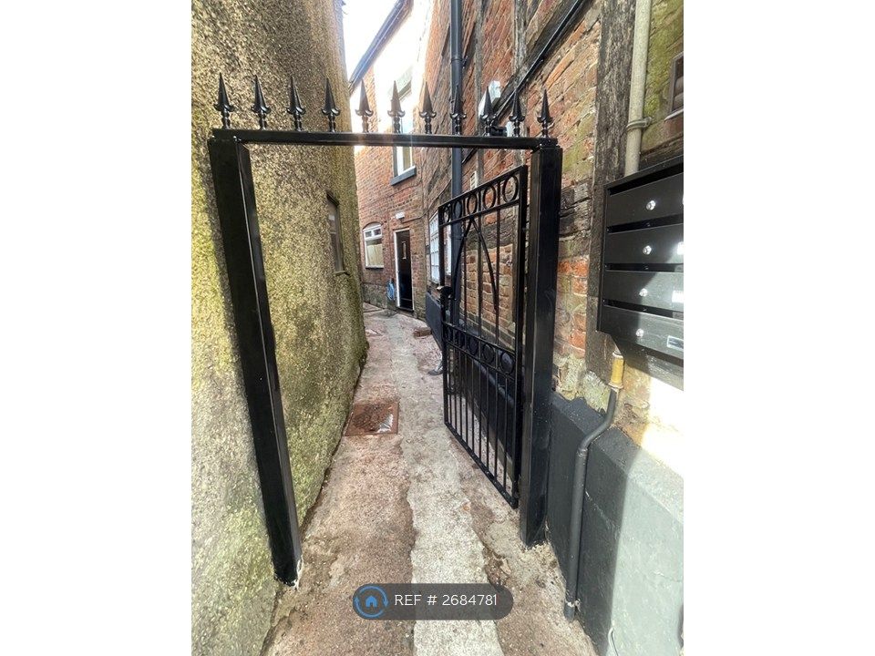 Property photo 2 of 26