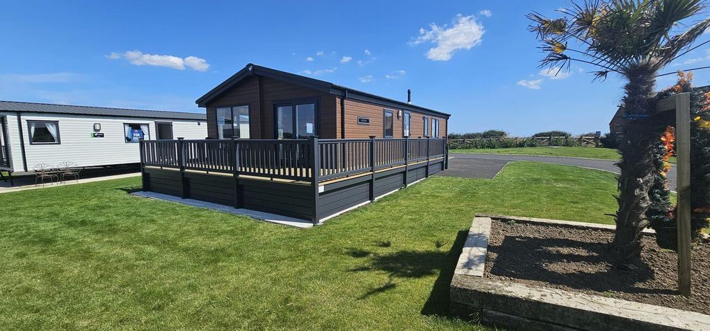 Property photo 1 of 63