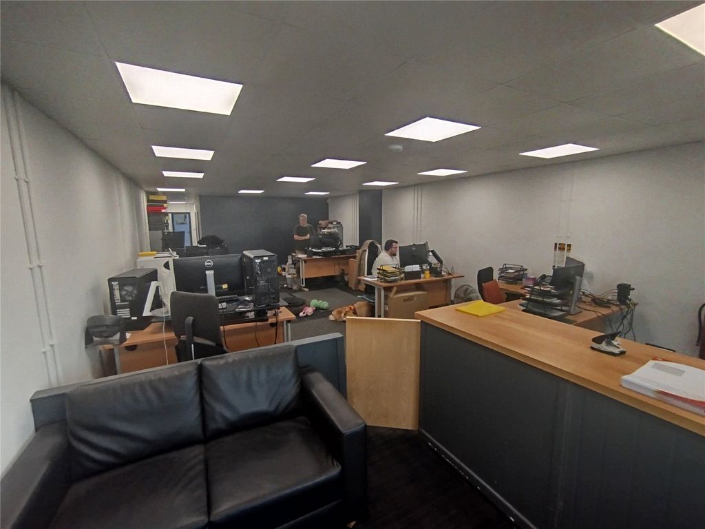 Property photo 3 of 12 Picture No. 01