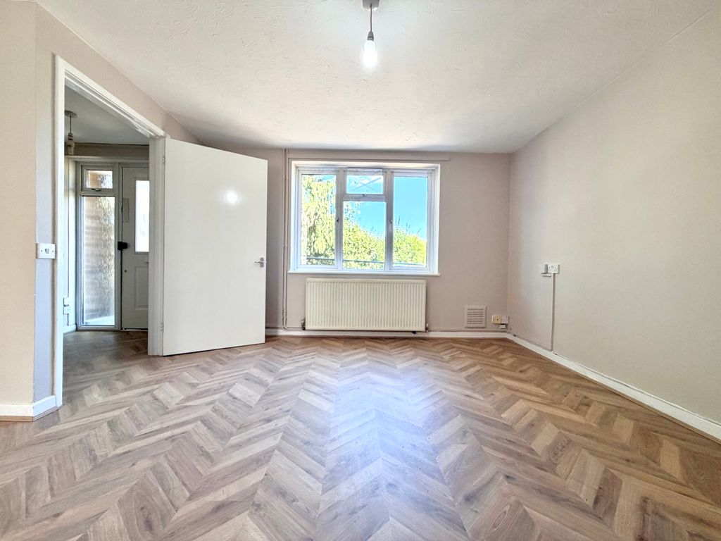Property photo 3 of 25