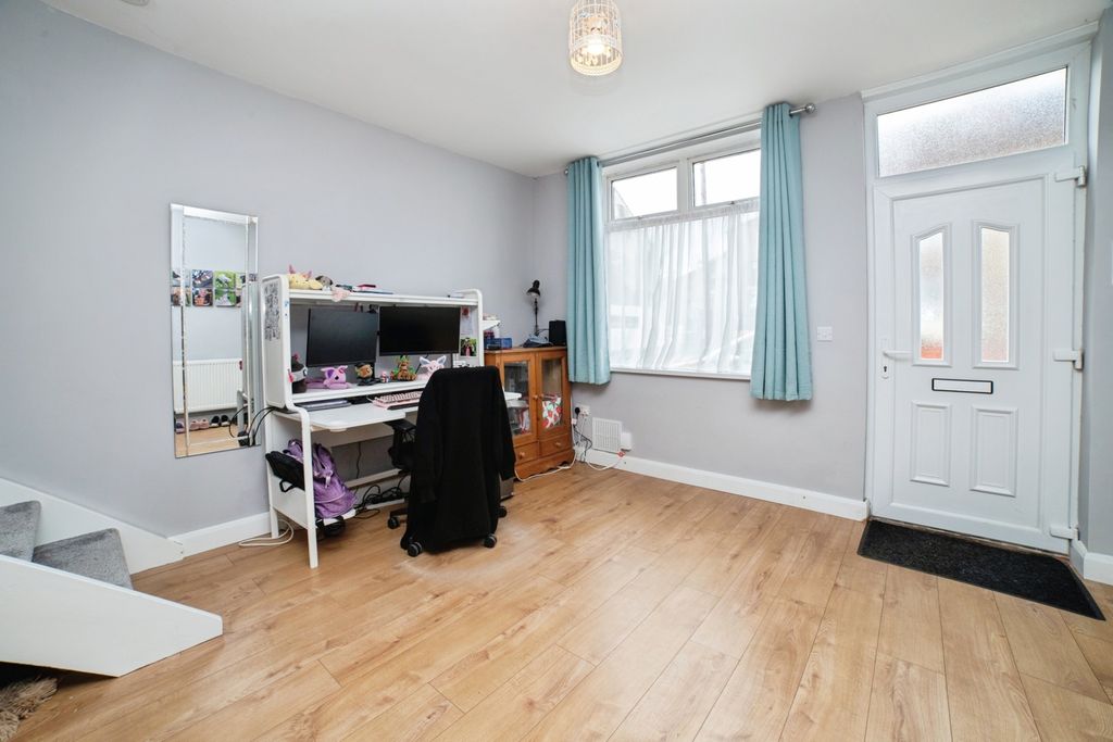 Property photo 3 of 17 Photo